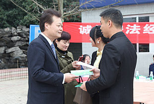 凝聚社會(huì)共識(shí)，傳遞消費(fèi)維權(quán)正能量——綠之韻集團(tuán)3?15消費(fèi)維權(quán)宣傳活動(dòng)成功舉行