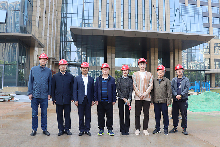 中共長(zhǎng)沙市委統(tǒng)戰(zhàn)部副部長(zhǎng)楊光華一行蒞臨綠之韻中心走訪(fǎng)調(diào)研